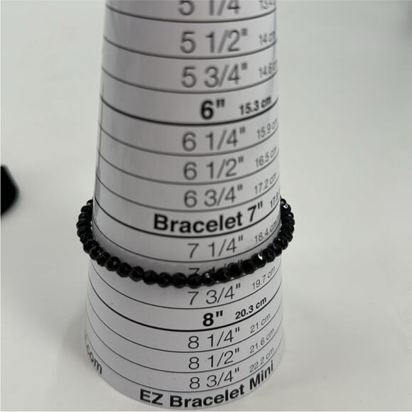 Black stretchy beaded bracelet - Picture 2 of 3